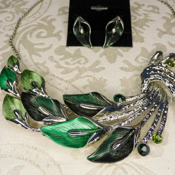 Cala Lillies in Greens Necklace and Earrings Set NWT Fashion Jewelry - Picture 2 of 5